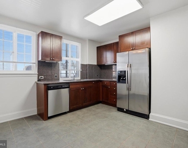 1512 Spruce Street - Photo Thumbnail 11