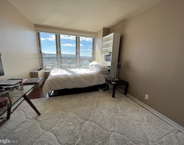 224 W Rittenhouse Square - Photo Thumbnail 5