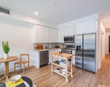 2101 Washington Ave - Photo Thumbnail 2