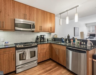 1425 Locust Street - Photo Thumbnail 9