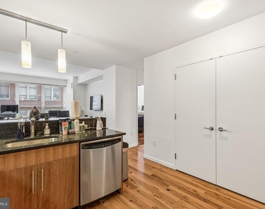 1425 Locust Street - Photo Thumbnail 11