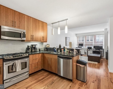 1425 Locust Street - Photo Thumbnail 10
