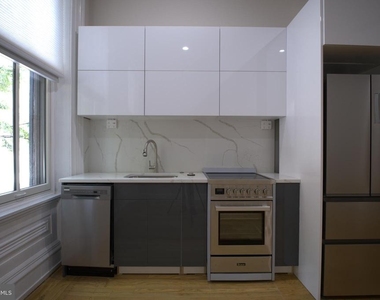 333 S 21st Street - Photo Thumbnail 1