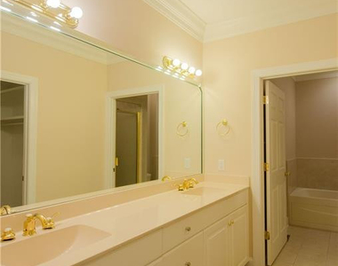 107 Wynncrest Lane - Photo Thumbnail 16