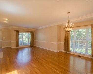 107 Wynncrest Lane - Photo Thumbnail 5