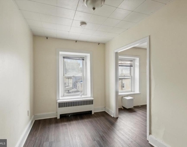 448 Krams Avenue - Photo Thumbnail 7