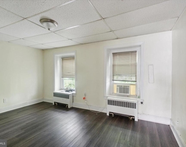 448 Krams Avenue - Photo Thumbnail 9