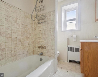 448 Krams Avenue - Photo Thumbnail 12