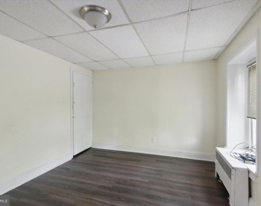 448 Krams Avenue - Photo Thumbnail 10