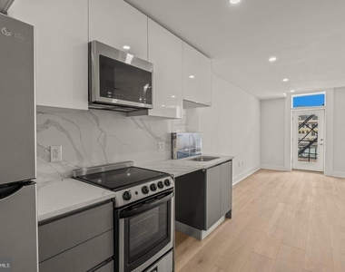 253 N 3rd Street - Photo Thumbnail 1