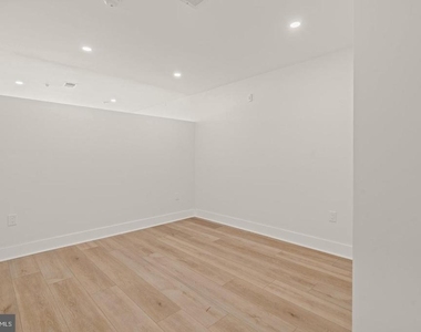 253 N 3rd Street - Photo Thumbnail 8