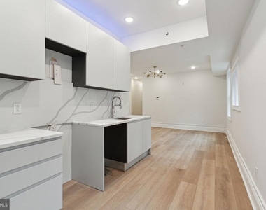 1822 Chestnut Street - Photo Thumbnail 2