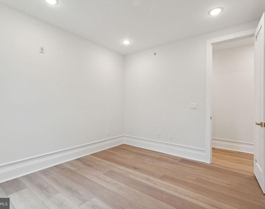 1822 Chestnut Street - Photo Thumbnail 11