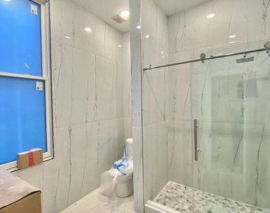 1822 Chestnut Street - Photo Thumbnail 3