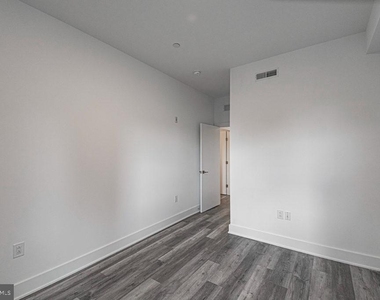 1524 South Street - Photo Thumbnail 10