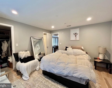 922 N 17th Street - Photo Thumbnail 16