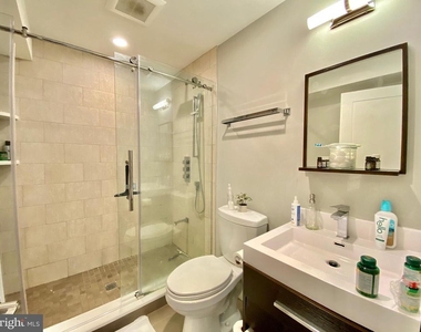 922 N 17th Street - Photo Thumbnail 10