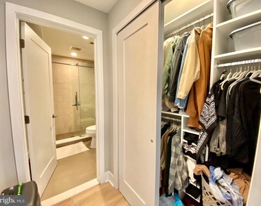 922 N 17th Street - Photo Thumbnail 9