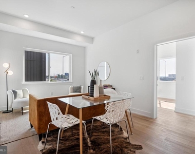 3037 Richmond Street - Photo Thumbnail 7