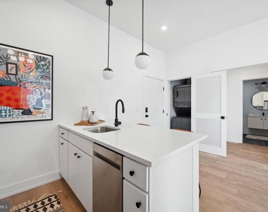 3037 Richmond Street - Photo Thumbnail 5