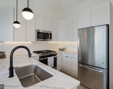 2031 S 20th Street - Photo Thumbnail 7