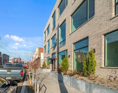 2031 S 20th Street - Photo Thumbnail 16