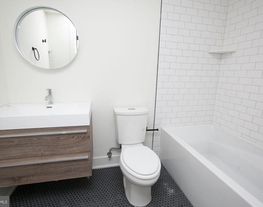 2431 Frankford Avenue - Photo Thumbnail 8
