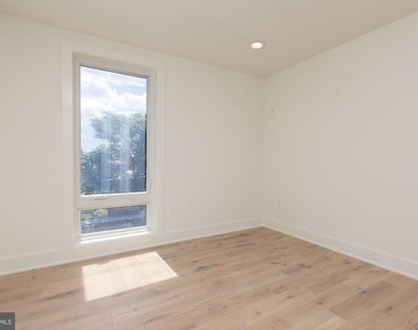 2431 Frankford Avenue - Photo Thumbnail 4