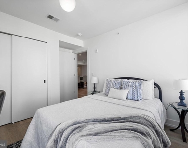 5200 Chester Avenue - Photo Thumbnail 14