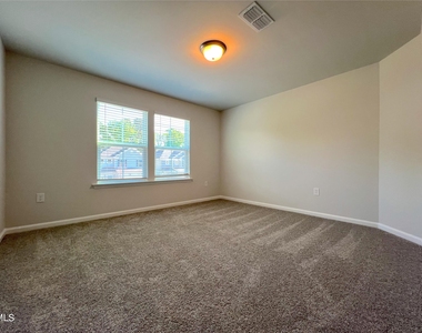 728 Denburn Place - Photo Thumbnail 5