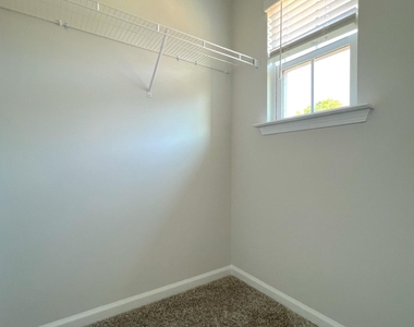 728 Denburn Place - Photo Thumbnail 3
