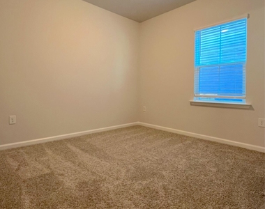 728 Denburn Place - Photo Thumbnail 18