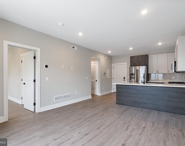 408-10 N Front Street - Photo Thumbnail 5