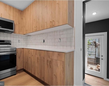 2215 N Mutter Street - Photo Thumbnail 3