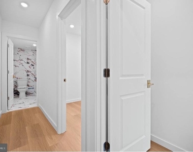 2215 N Mutter Street - Photo Thumbnail 6