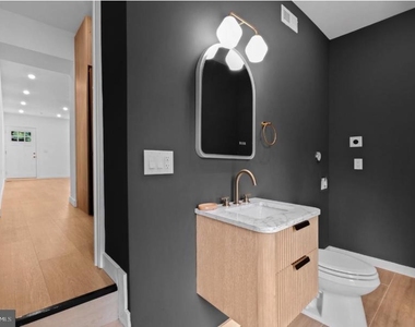 2215 N Mutter Street - Photo Thumbnail 4