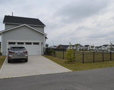 328 Edge Of Auburn Boulevard - Photo Thumbnail 2
