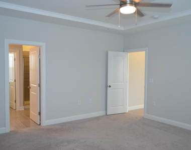 328 Edge Of Auburn Boulevard - Photo Thumbnail 34