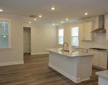328 Edge Of Auburn Boulevard - Photo Thumbnail 14