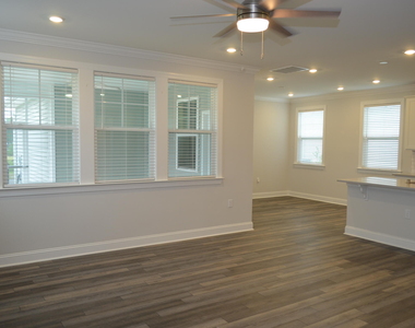 328 Edge Of Auburn Boulevard - Photo Thumbnail 15