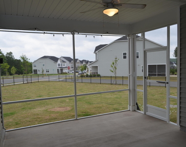 328 Edge Of Auburn Boulevard - Photo Thumbnail 19