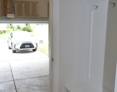 328 Edge Of Auburn Boulevard - Photo Thumbnail 20