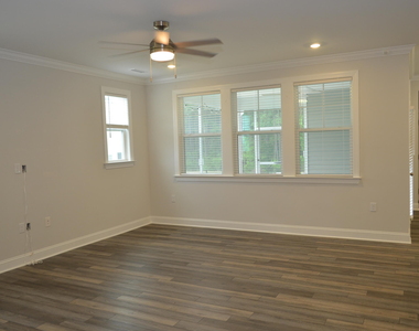 328 Edge Of Auburn Boulevard - Photo Thumbnail 13