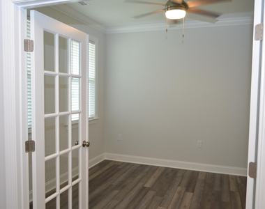 328 Edge Of Auburn Boulevard - Photo Thumbnail 10