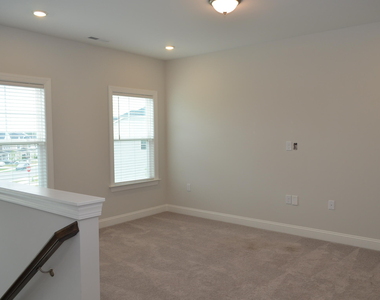 328 Edge Of Auburn Boulevard - Photo Thumbnail 25