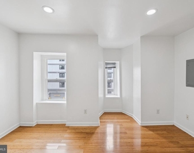 4220 Chestnut Street - Photo Thumbnail 2