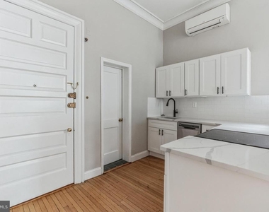 1919 Spruce Street - Photo Thumbnail 3