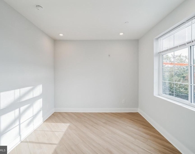 646 N 32nd Street - Photo Thumbnail 9