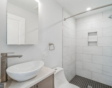 646 N 32nd Street - Photo Thumbnail 4