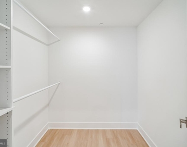646 N 32nd Street - Photo Thumbnail 7